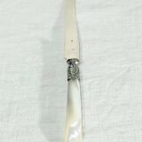 Paul Canaux et Cie – 13 Couteaux en argent et nacre