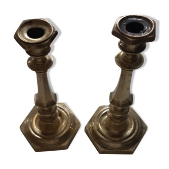 2 candlesticks