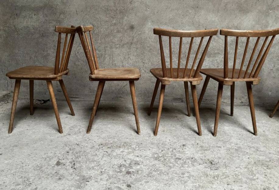 Set of 8 old Scandinavian dlg bistro chairs in wood with curved back and bars