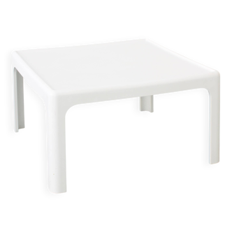 Coffee table by Peter Ghyczy for Horn Collection