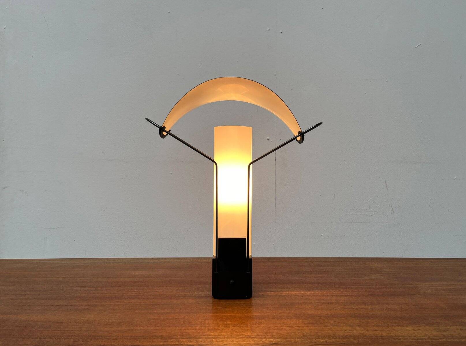 Postmodern Italian table lamp Palio by Perry King, S. Miranda for Arteluce, 1980s.
