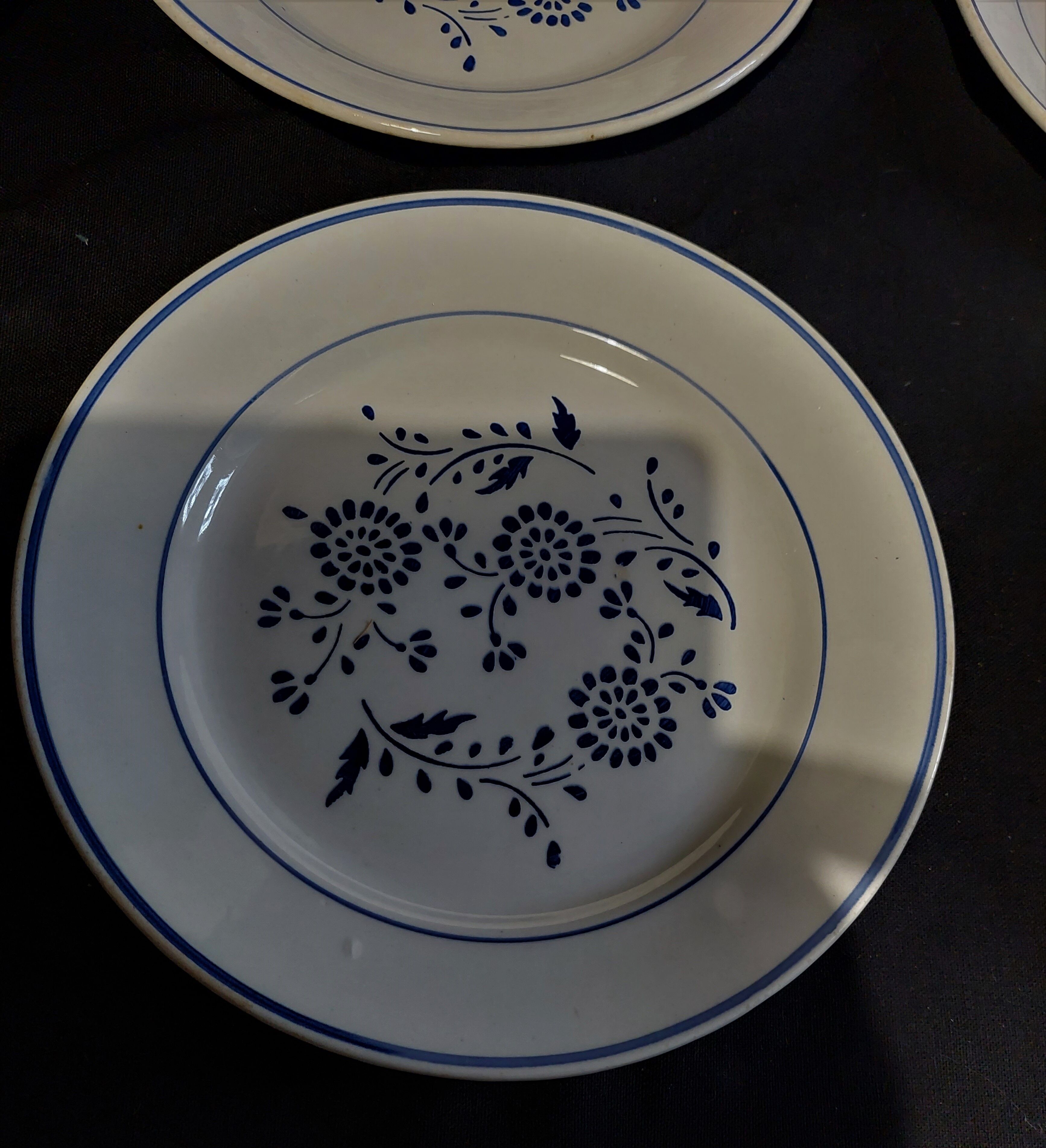 Assiettes plates série de six Lunéville décor Aronde