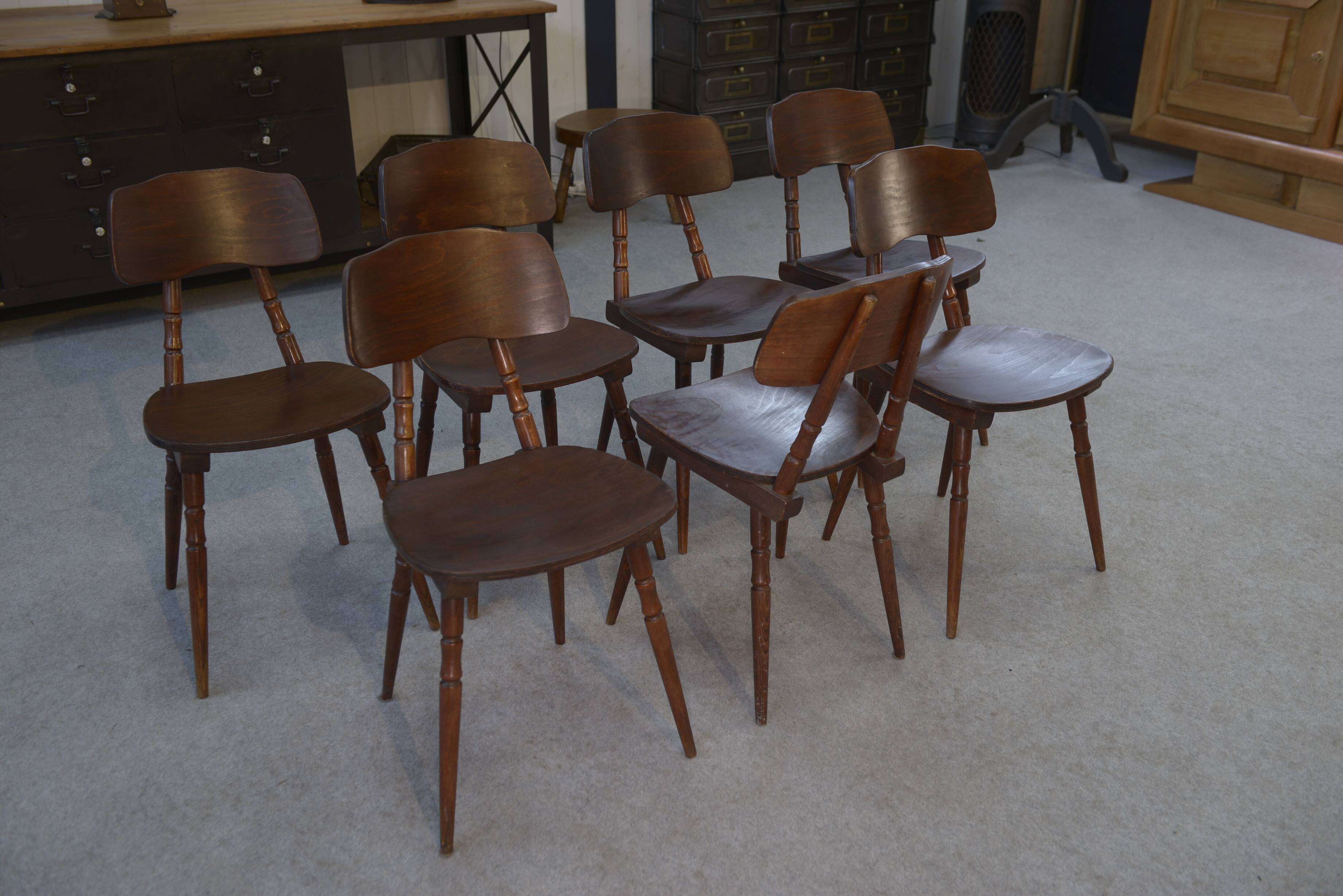 Set of 7 oak and beech plywood chairs