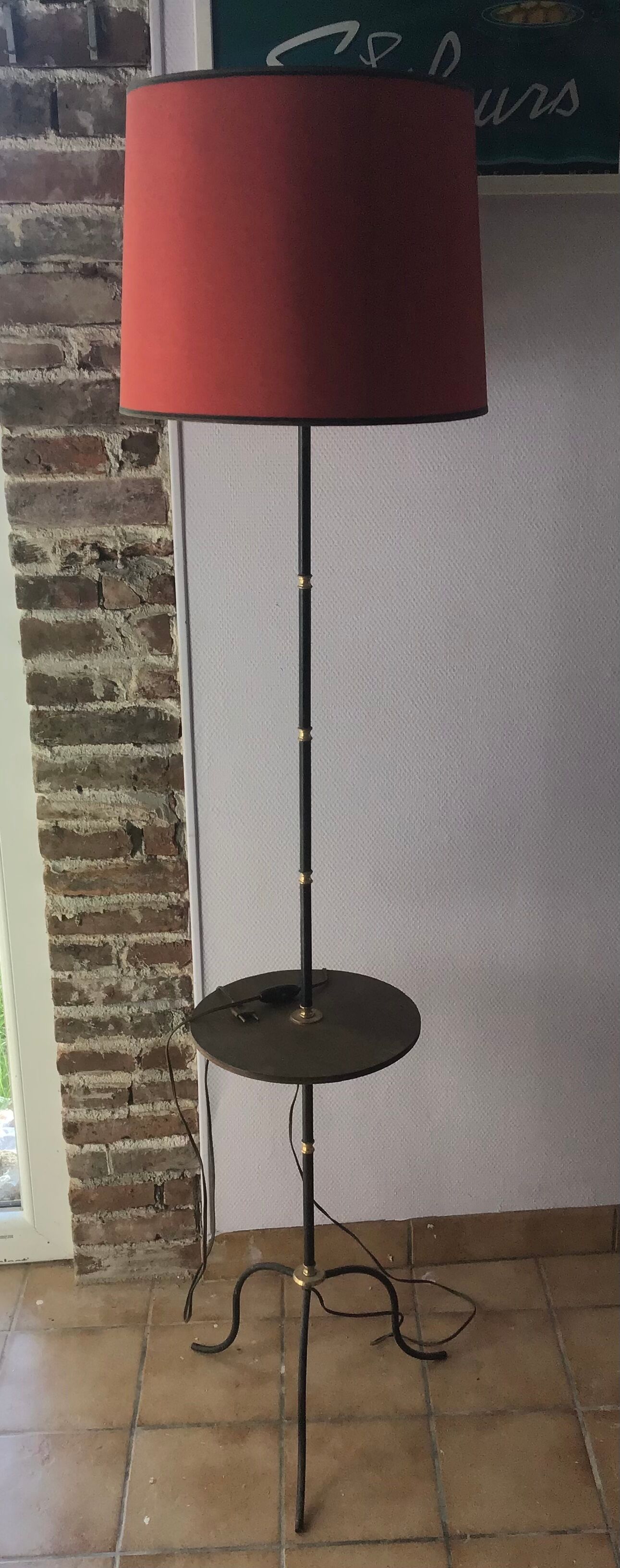 Vintage floor lamp with tablet