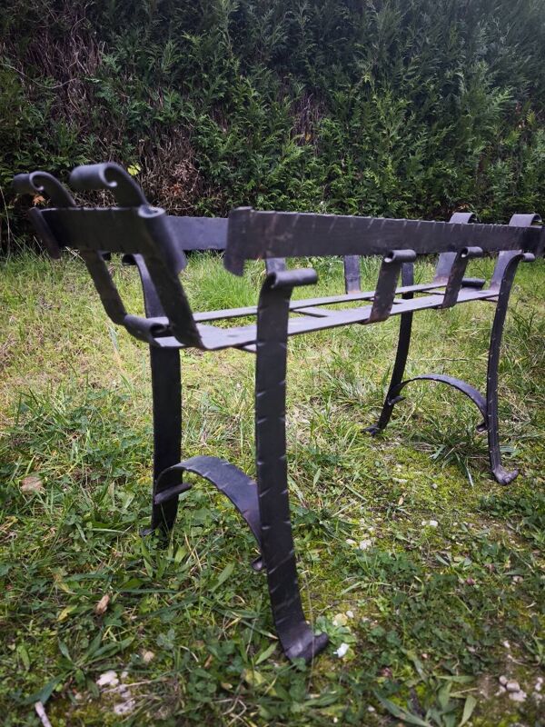 Support à bûches, jardinière en fer forgé