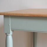 Farm table
