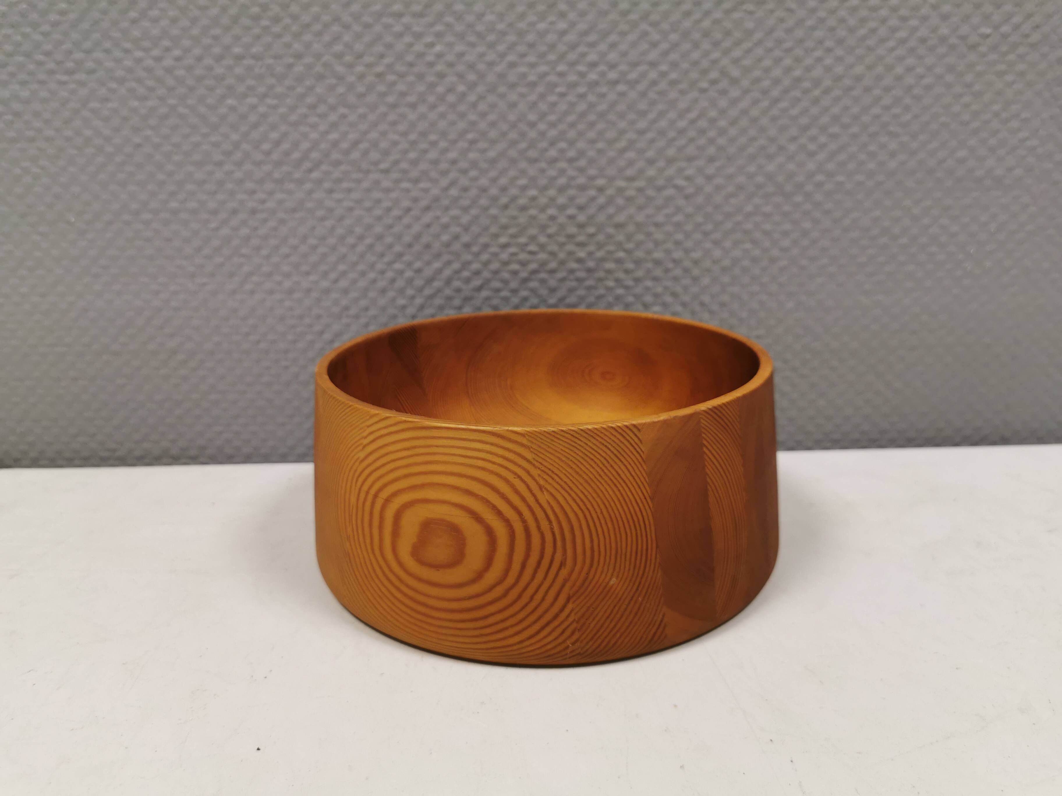 Danish bowl in turned wood 1970s