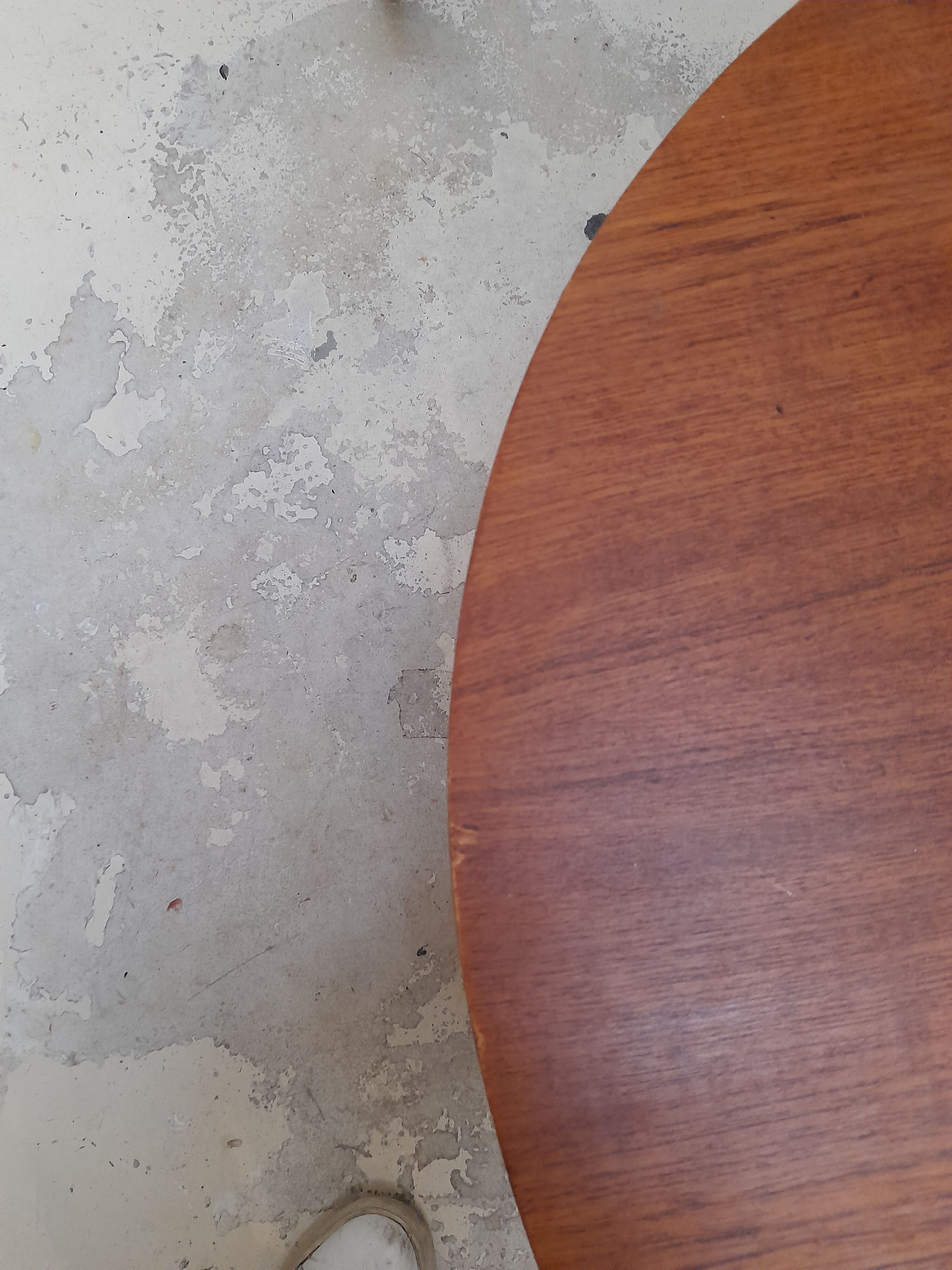 Round Scandinavian coffee table