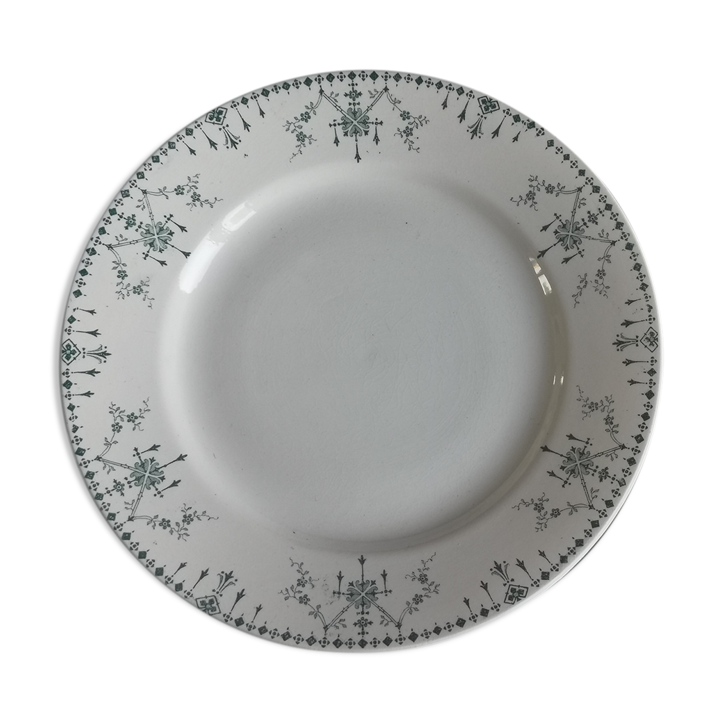 Compotier/plate on foot signed Lunéville KG "Victoria"