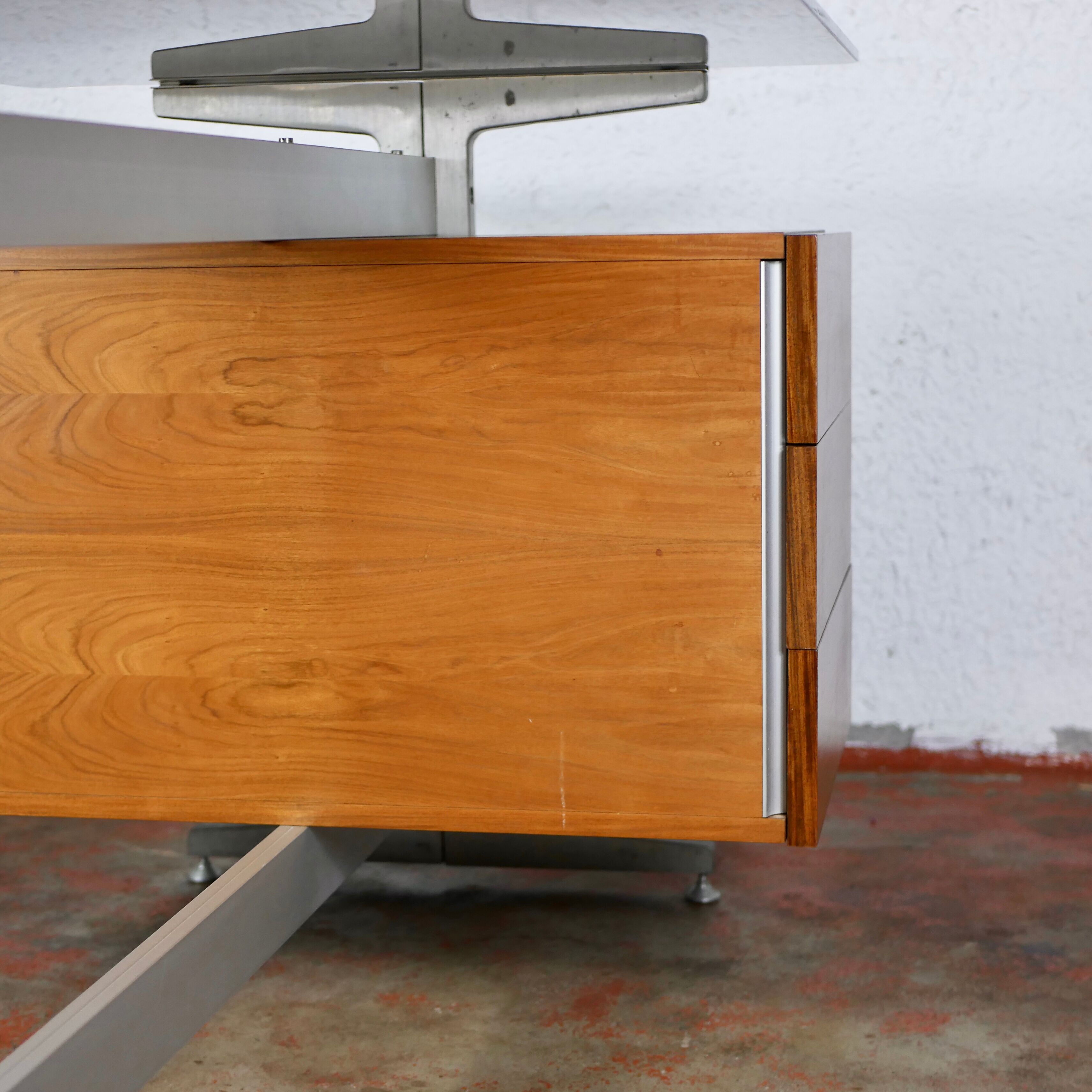 Desk by Etienne Fermigier