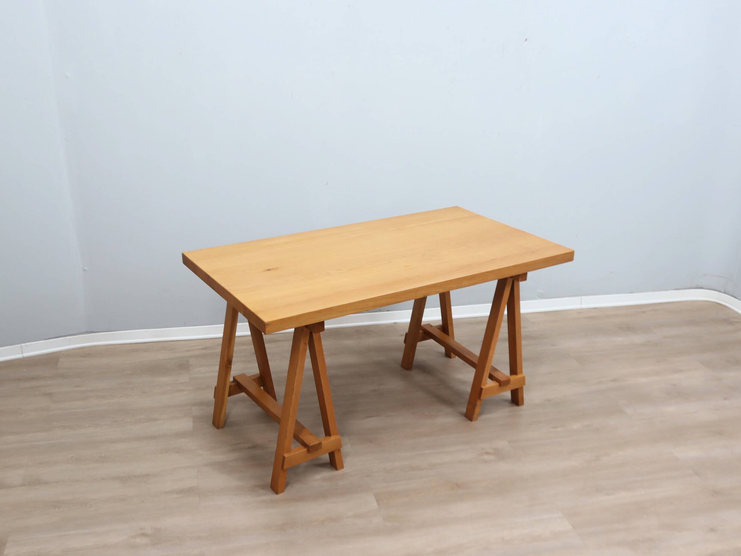 Bureau en hêtre massif avec chaises en cuir, Italie 1970