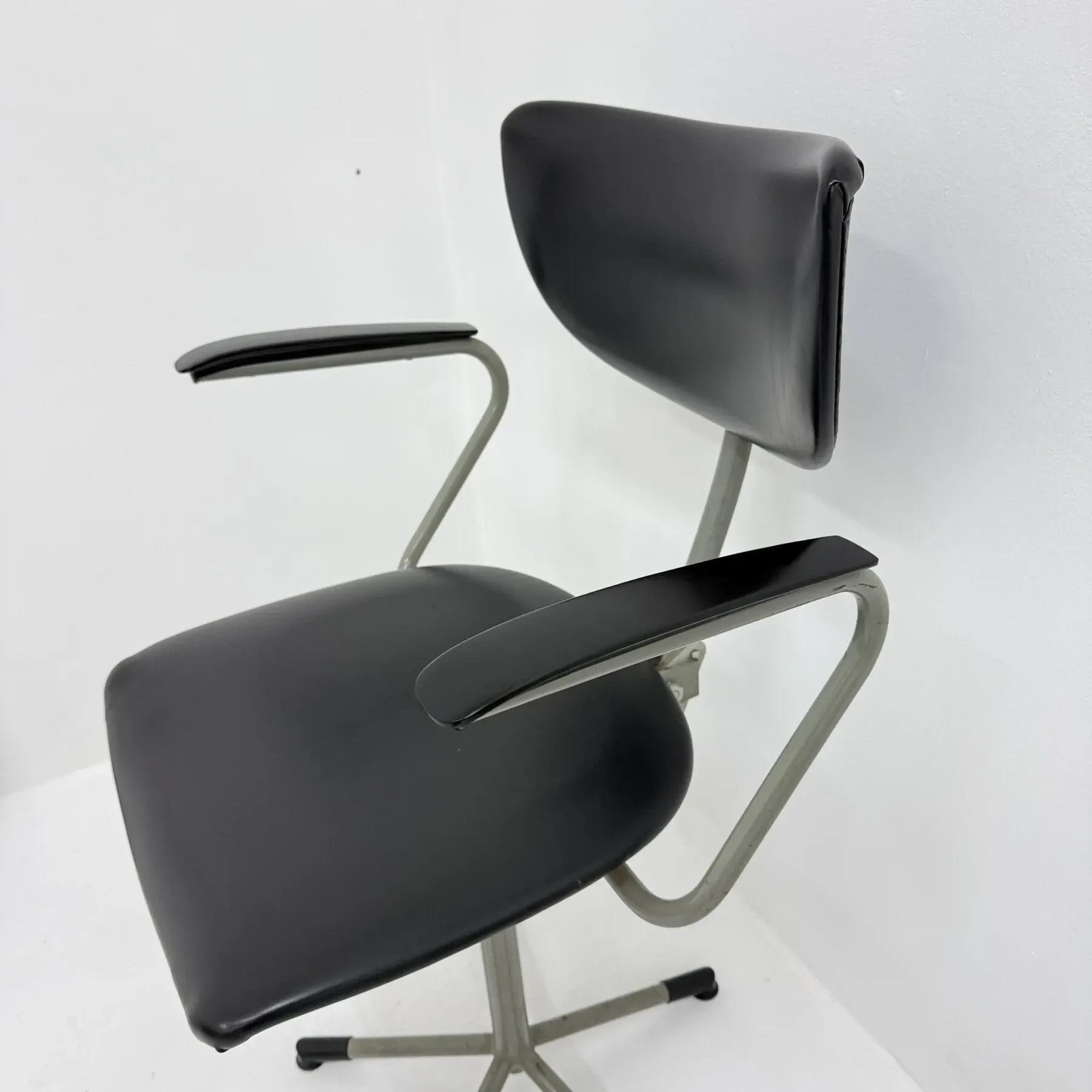 Mid-century 3311 desk chair by Toon de Wit for Gebroeders de Wit, 1960s