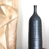 Black vase in Eric Astoul sandstone, the terminal