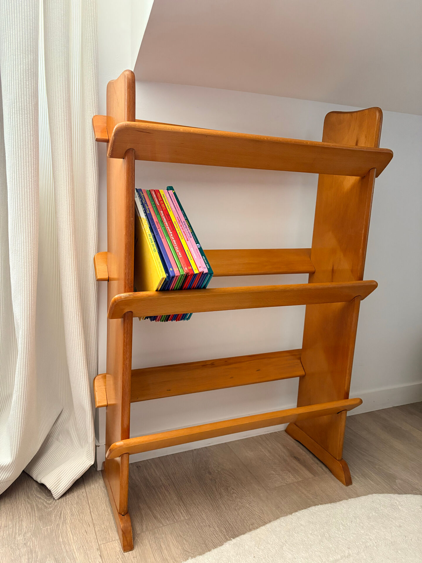 Small vintage wooden library – traditional assembly