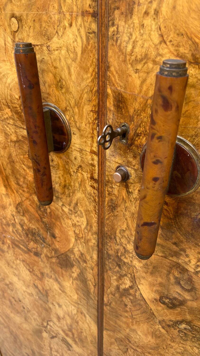 Small Art Deco cabinet 1930 in elm burl