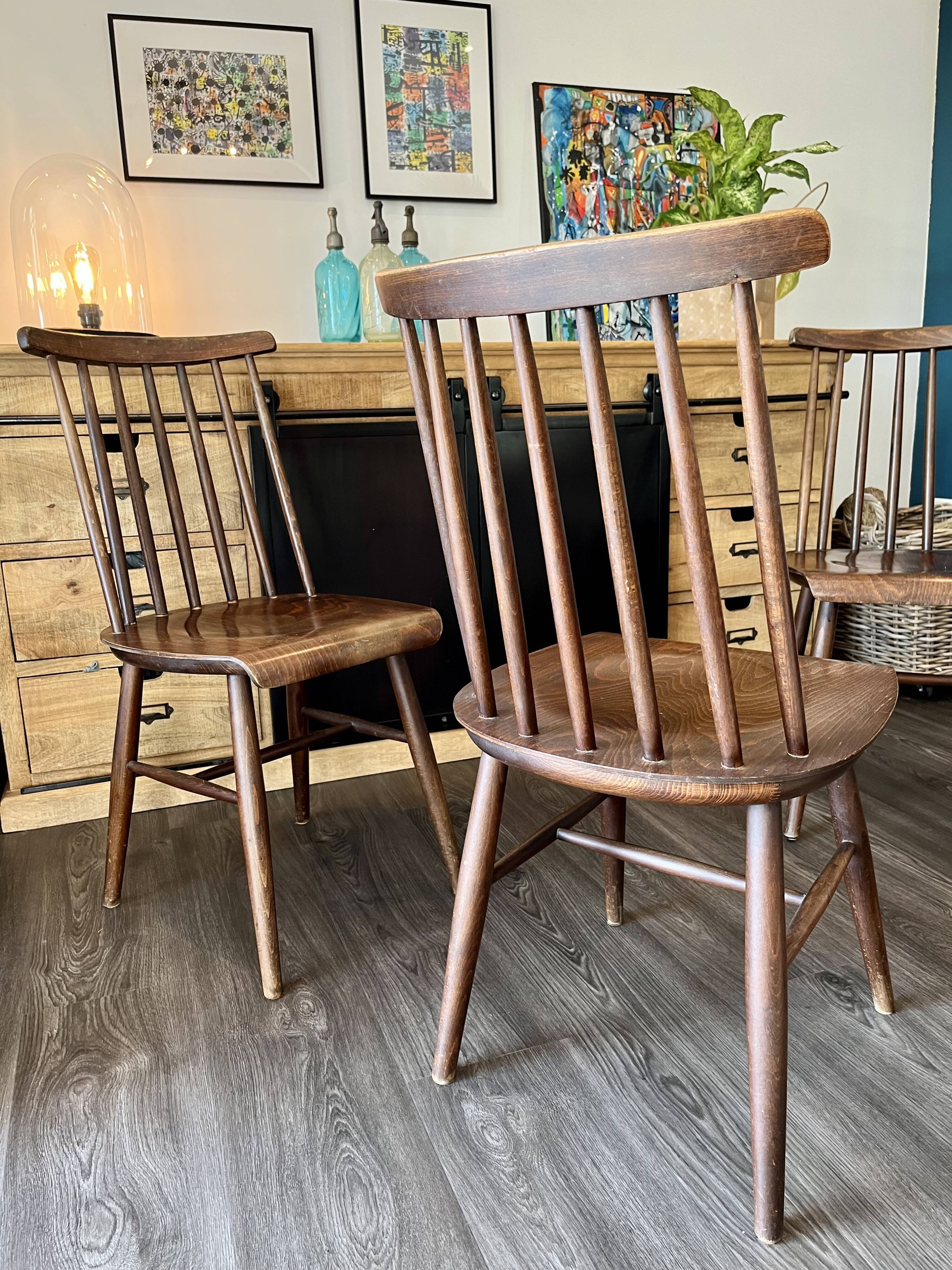 Trio de chaises bistrot fanett d'Ilmari Tapiovaara