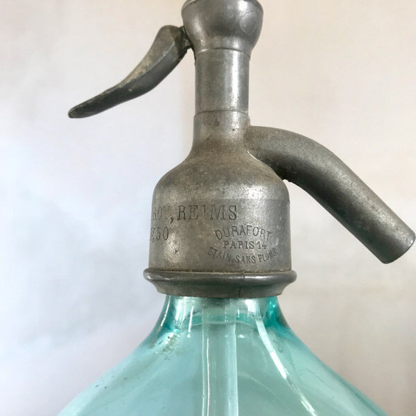 Ancien siphon en verre bleu