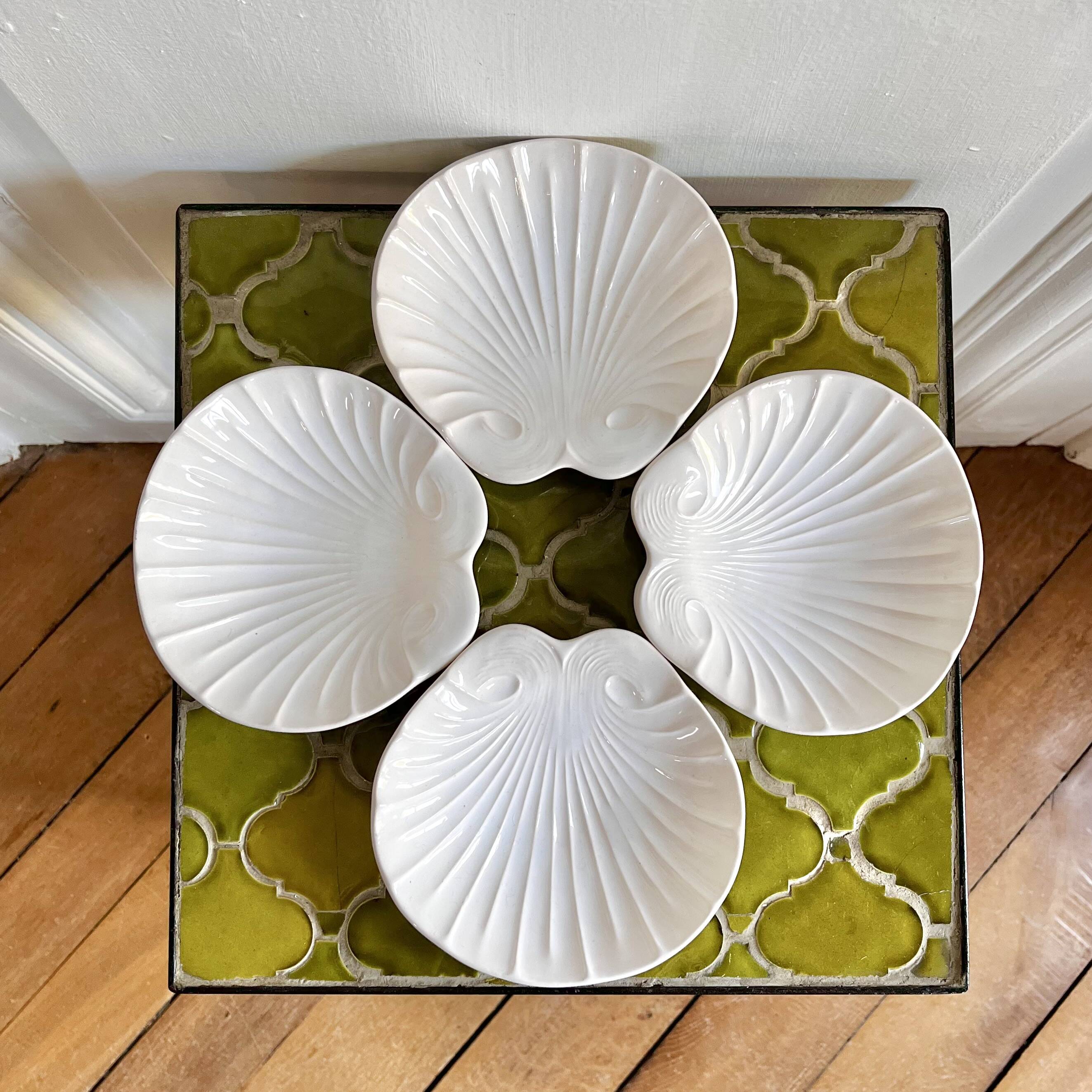 4 scallop bowls
