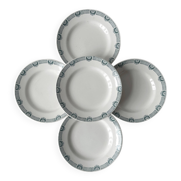 5 assiettes en terre de fer