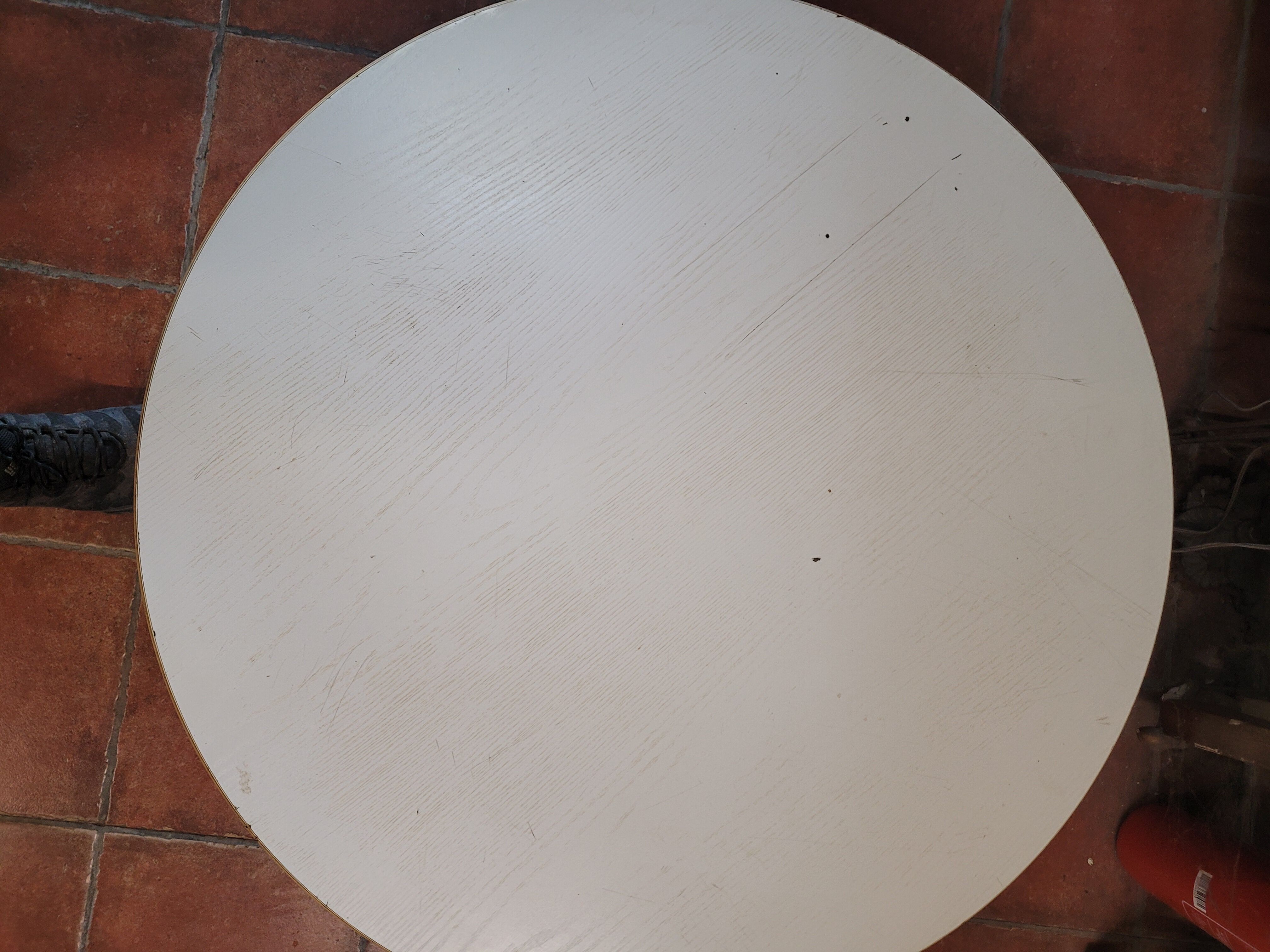 Tulip foot coffee table