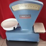 Old commercial scale brand testut lacquered leaded sky