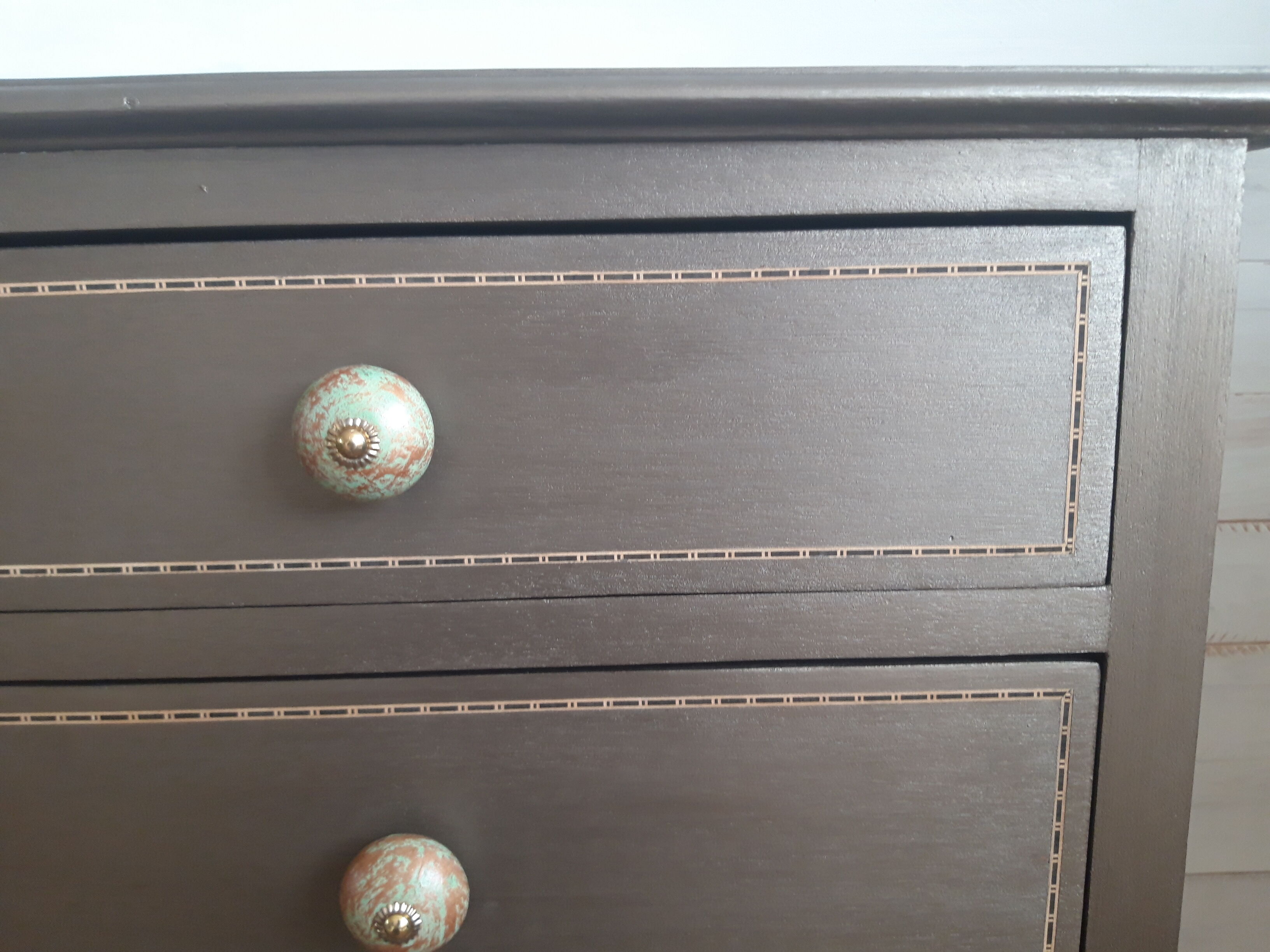 Antique chest of drawers