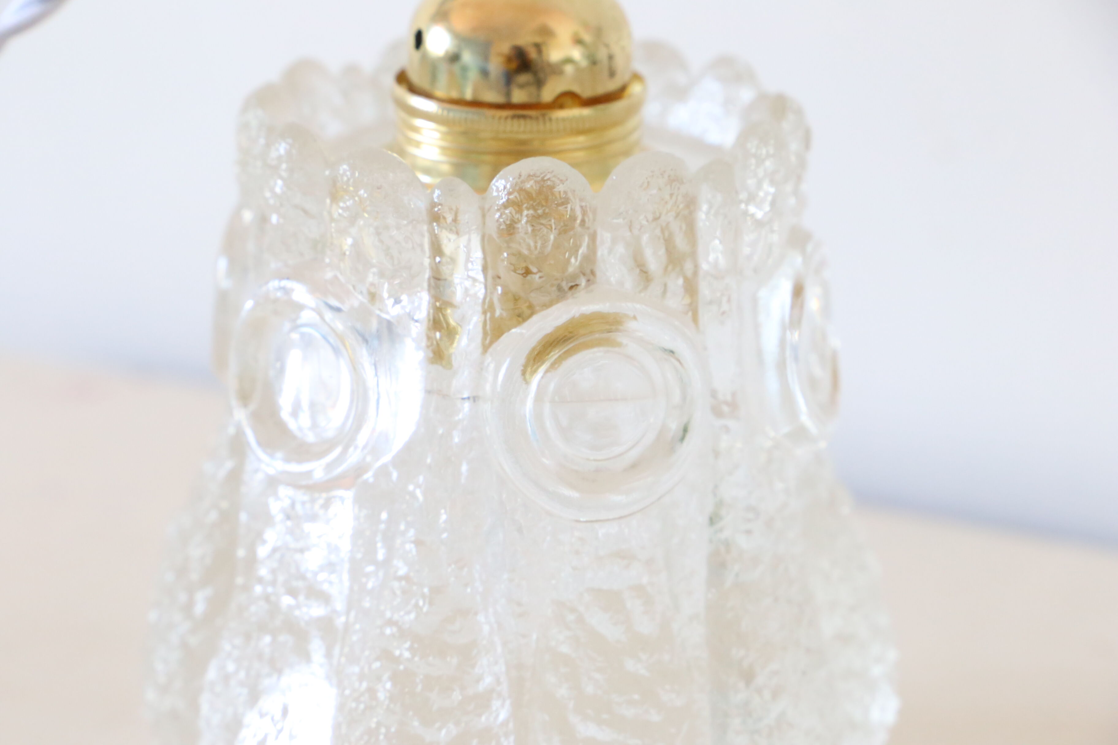 Thick glass hanging lamp