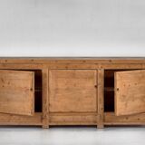 Ancien buffet en bois à trois portes (vers 1920)