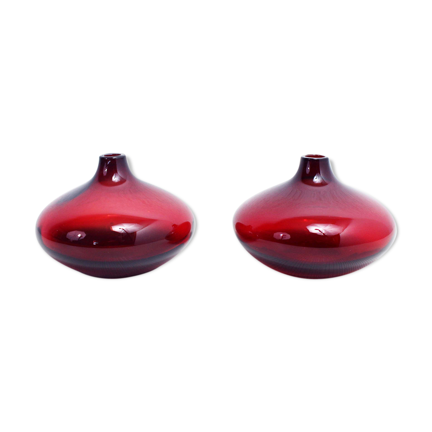 Duo of glass soliflores