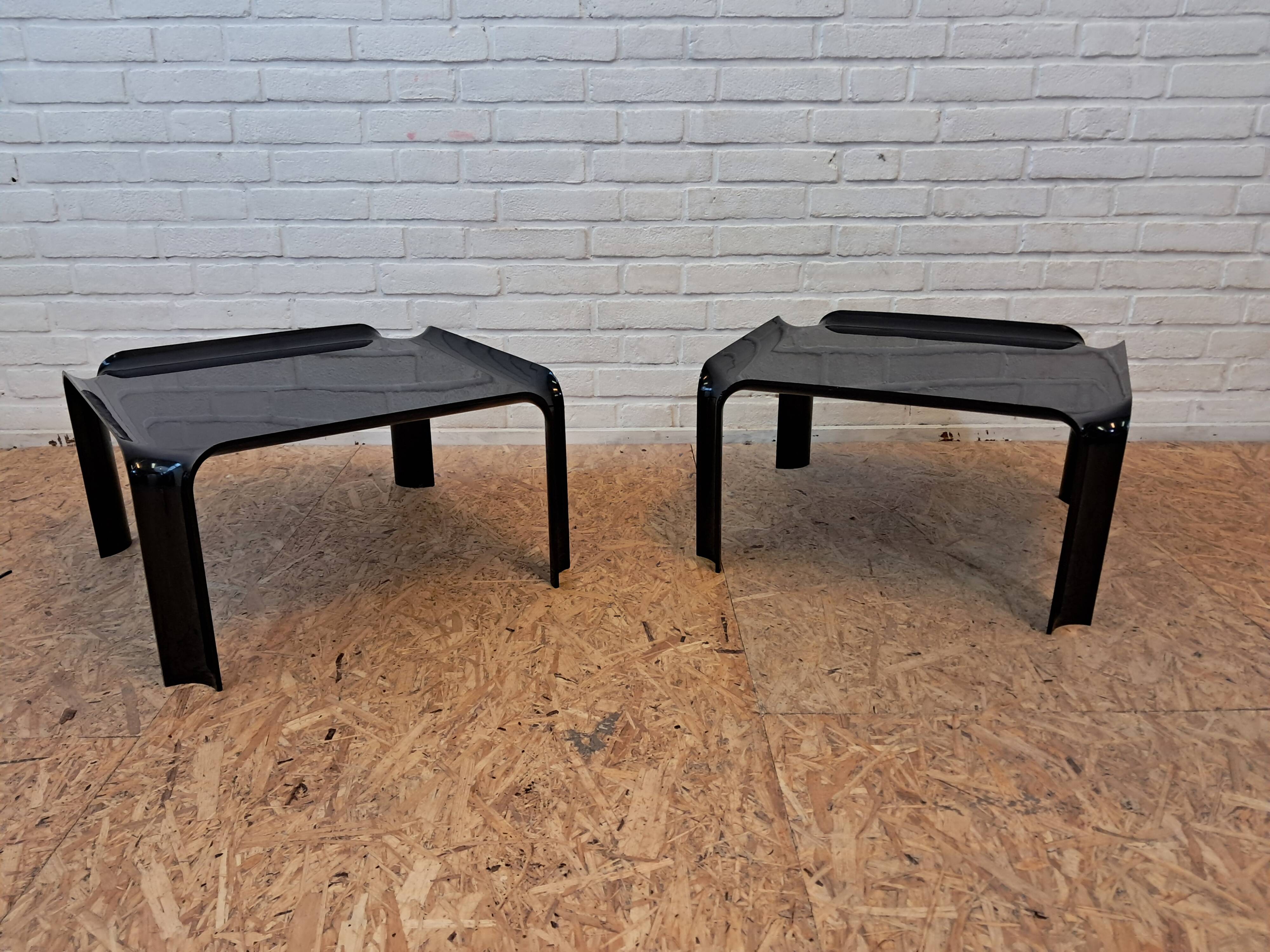 Artifort 877 Pierre Paulin small coffee tables