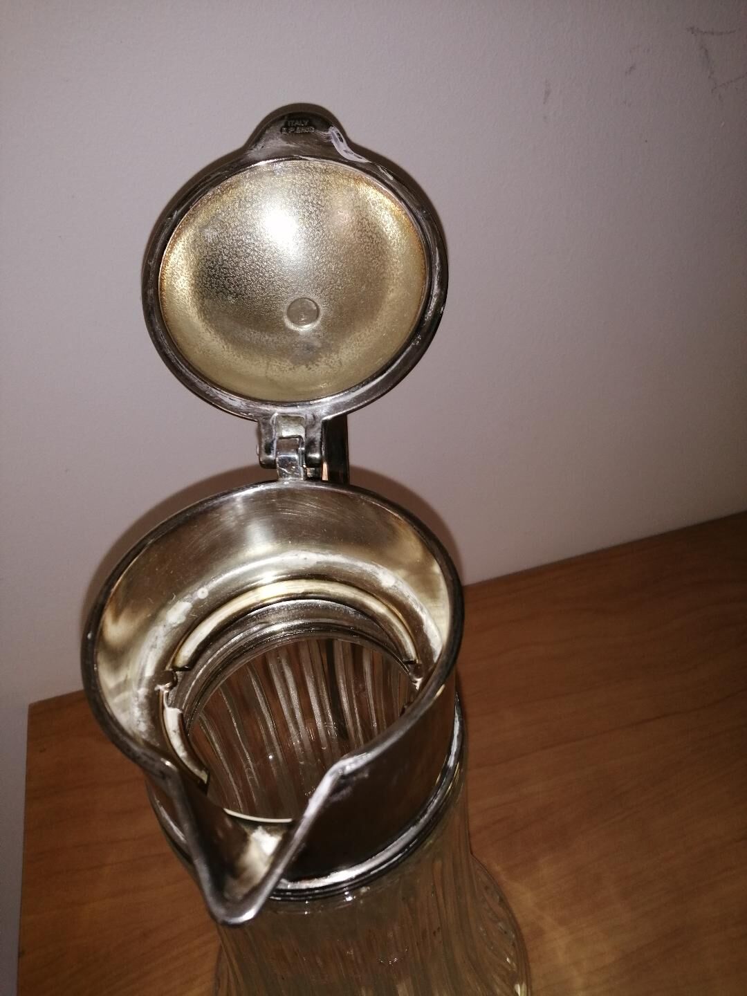 Large sharpener in molded glass and silver metal