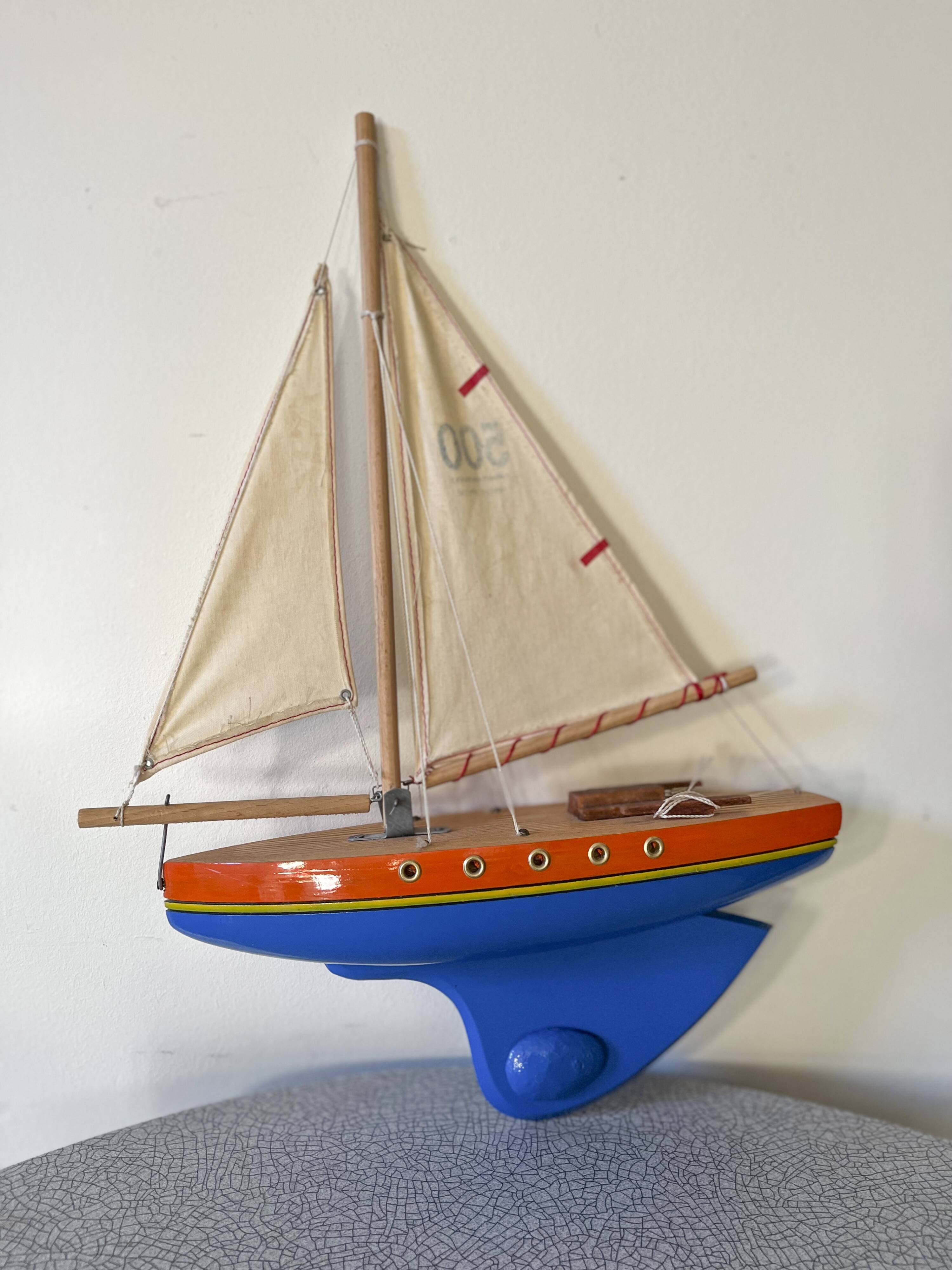 Basin sailboat "Tirot 500" navigable wood, antique toy with pretty vintage colors