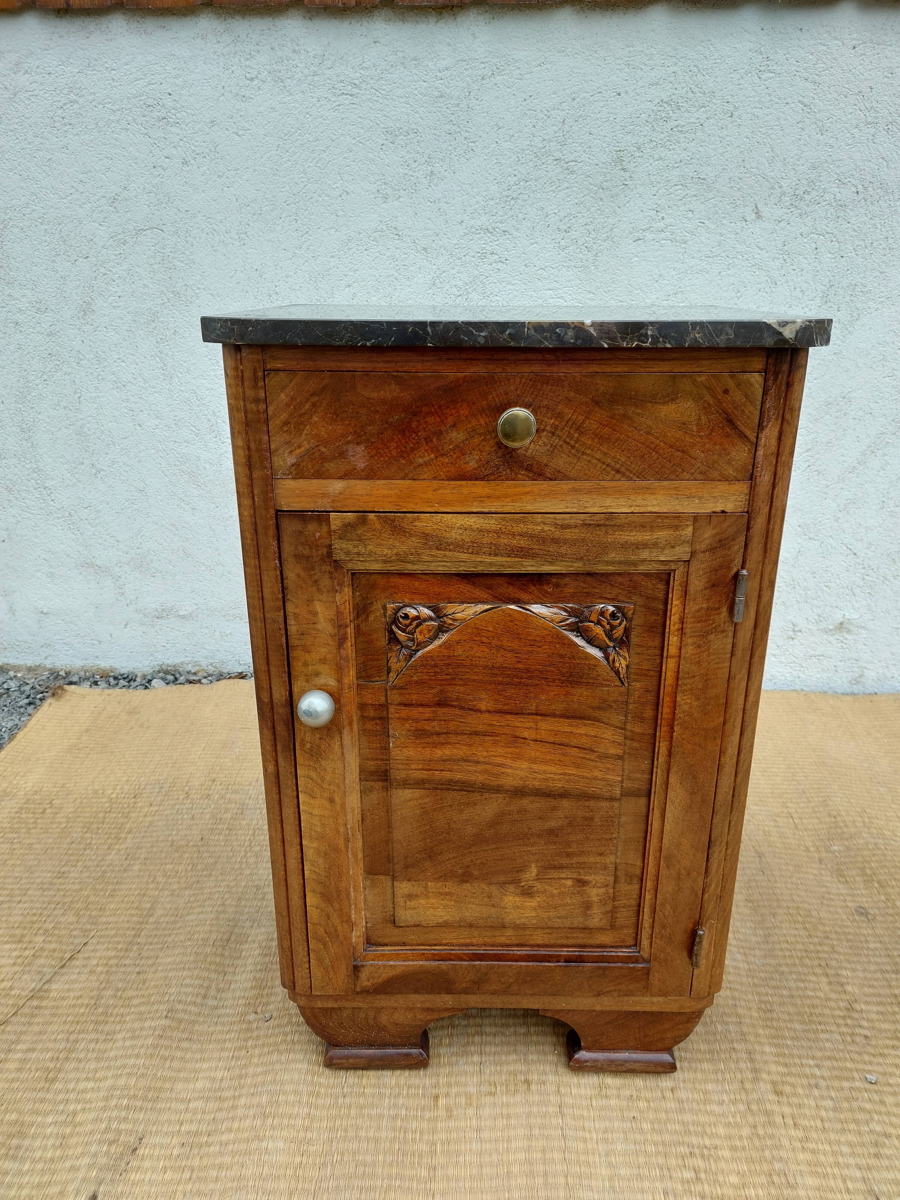 Table de chevet