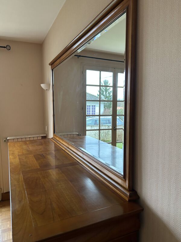 Buffet en merisier massif  Louis Philippe 3 portes, 3 tiroirs + son miroir