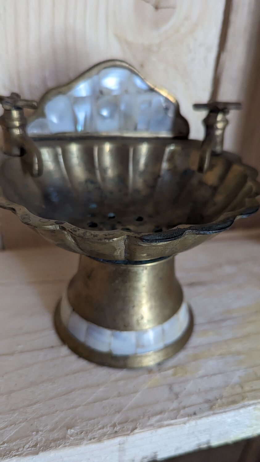 Brass and mother-of-pearl soap holder