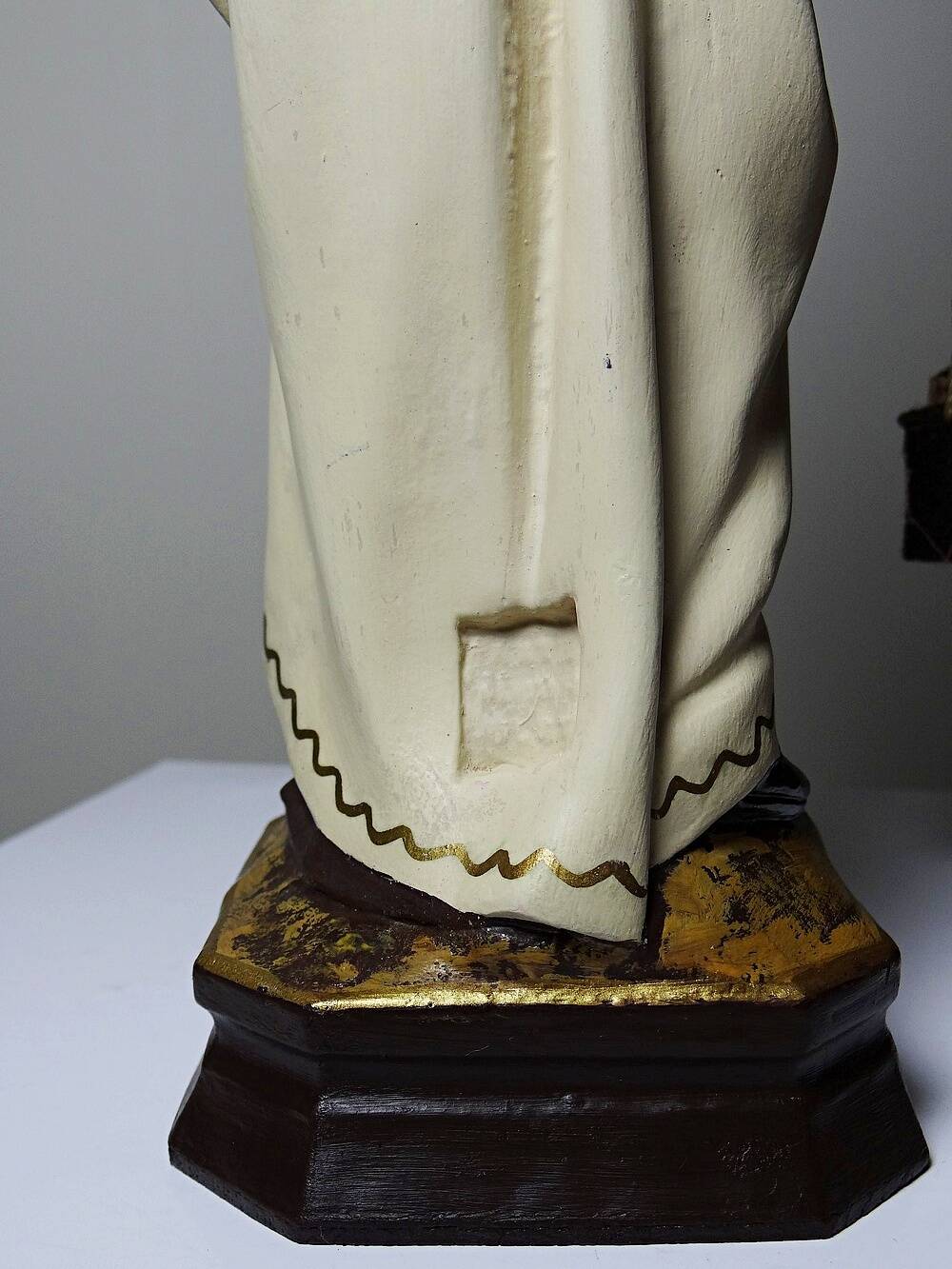 Statuette stuc ND du Mont Carmel, ateliers Olot, yeux en verre, 1920-1930