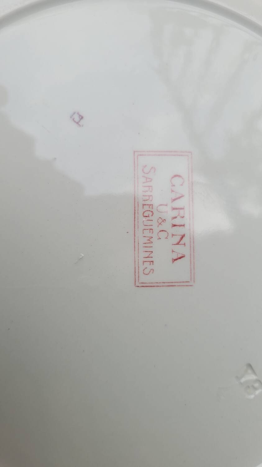 Set of 2 iron earth dishes