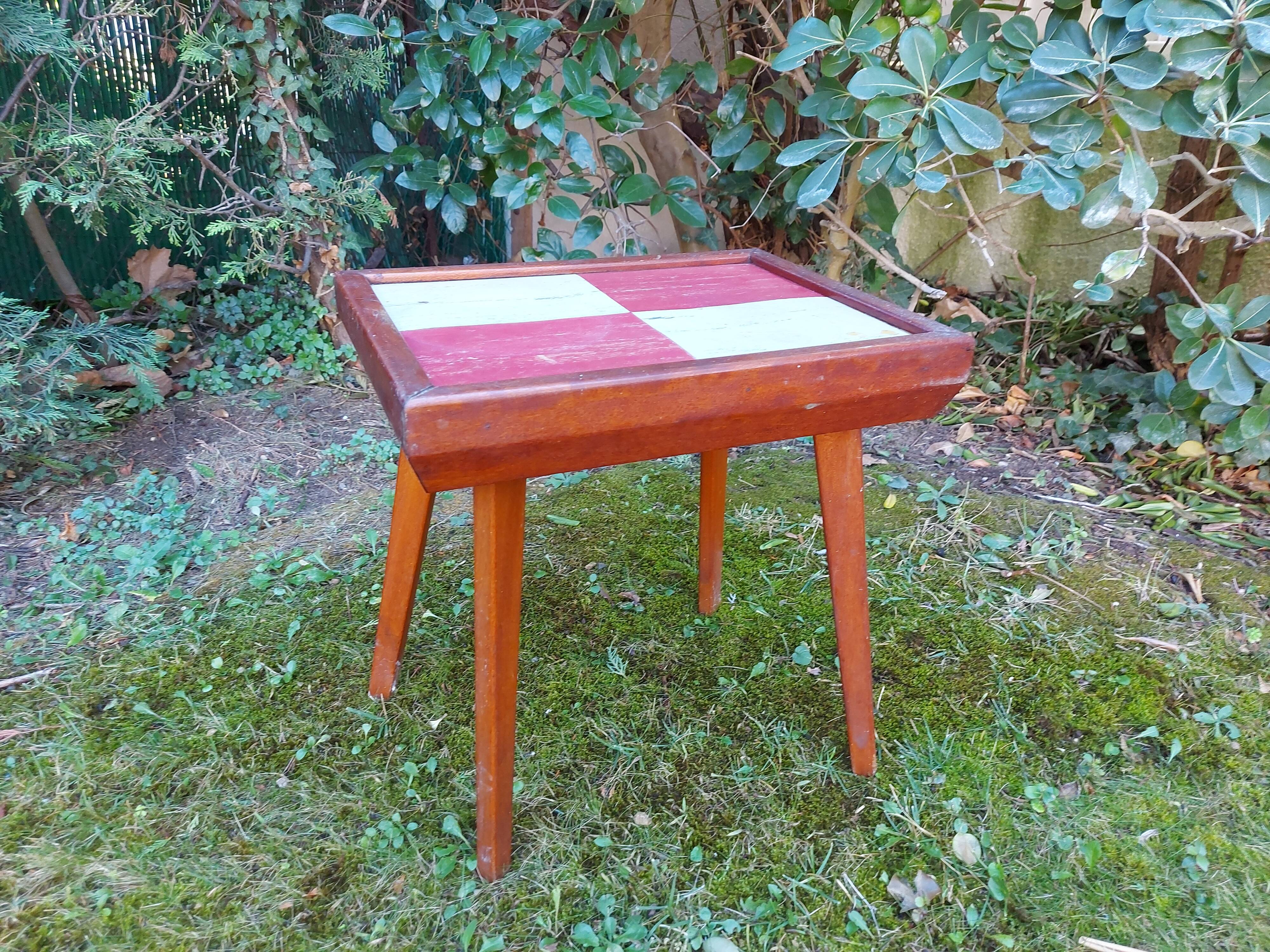 Table vintage en bois pieds compas