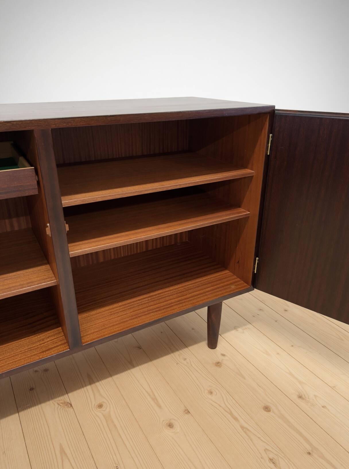 Cabinet en bois de rose modèle 4 par Omann Jun Mobelfabrik, années 1970