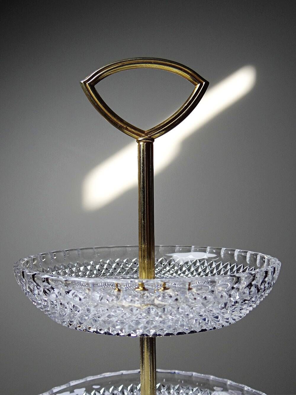 Silent servant/vintage display in moulded crystal & gilded metal from the 1970s-1980s