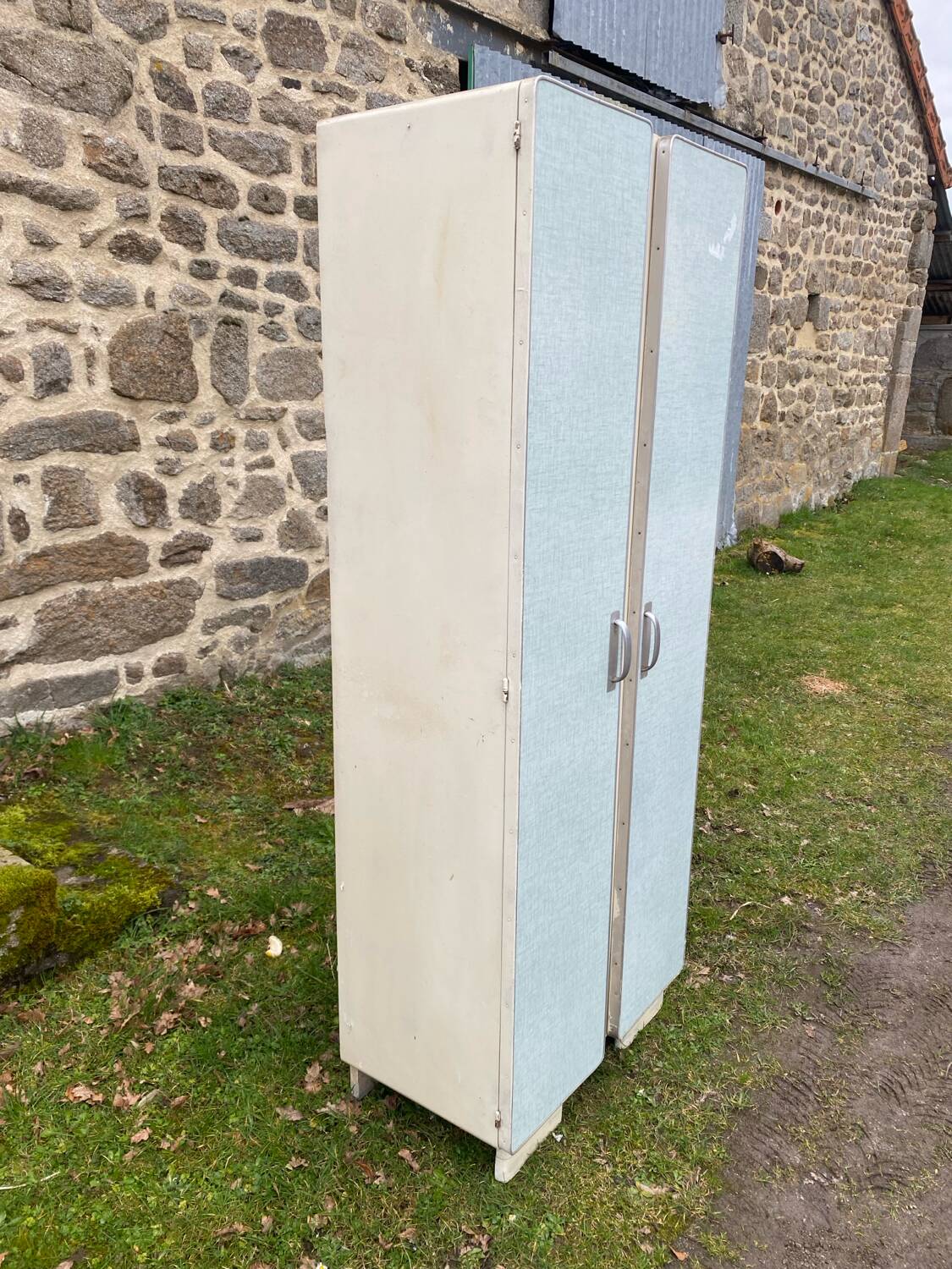 Armoire vintage en Formica bleu (vert d’eau)