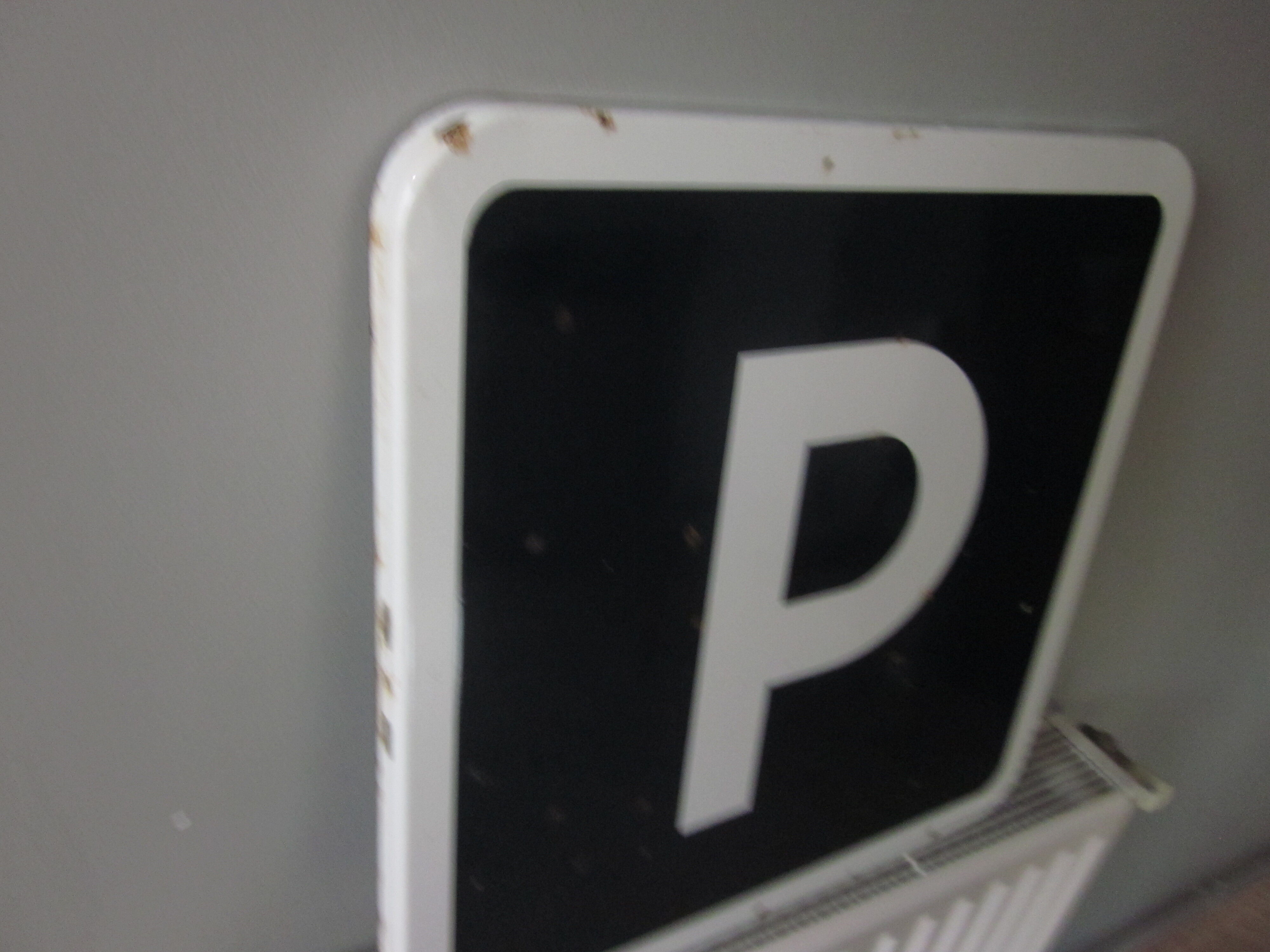 Enamelled plate "parking"