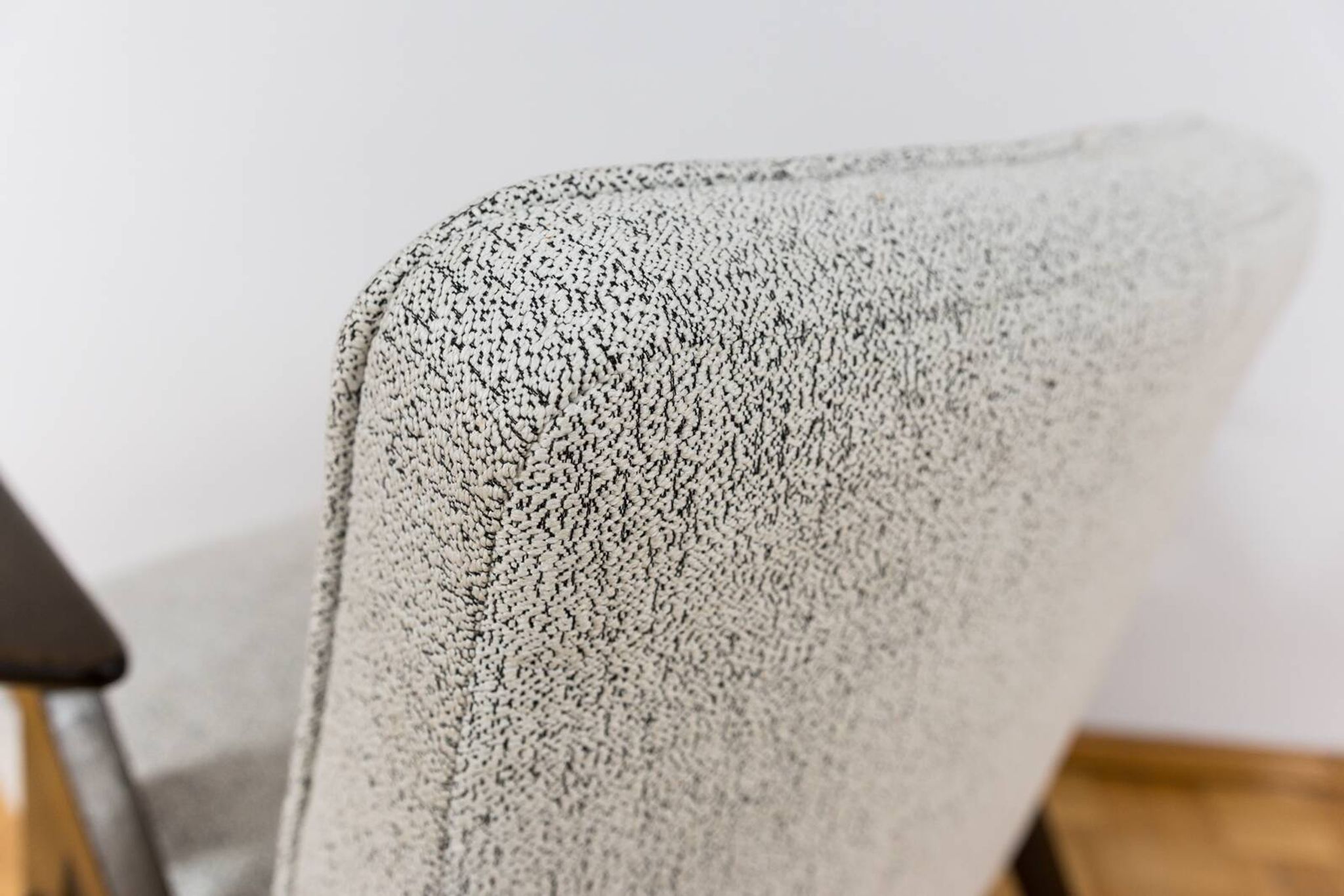 Pair of Model 300 177 Bunny Armchairs, 1960s