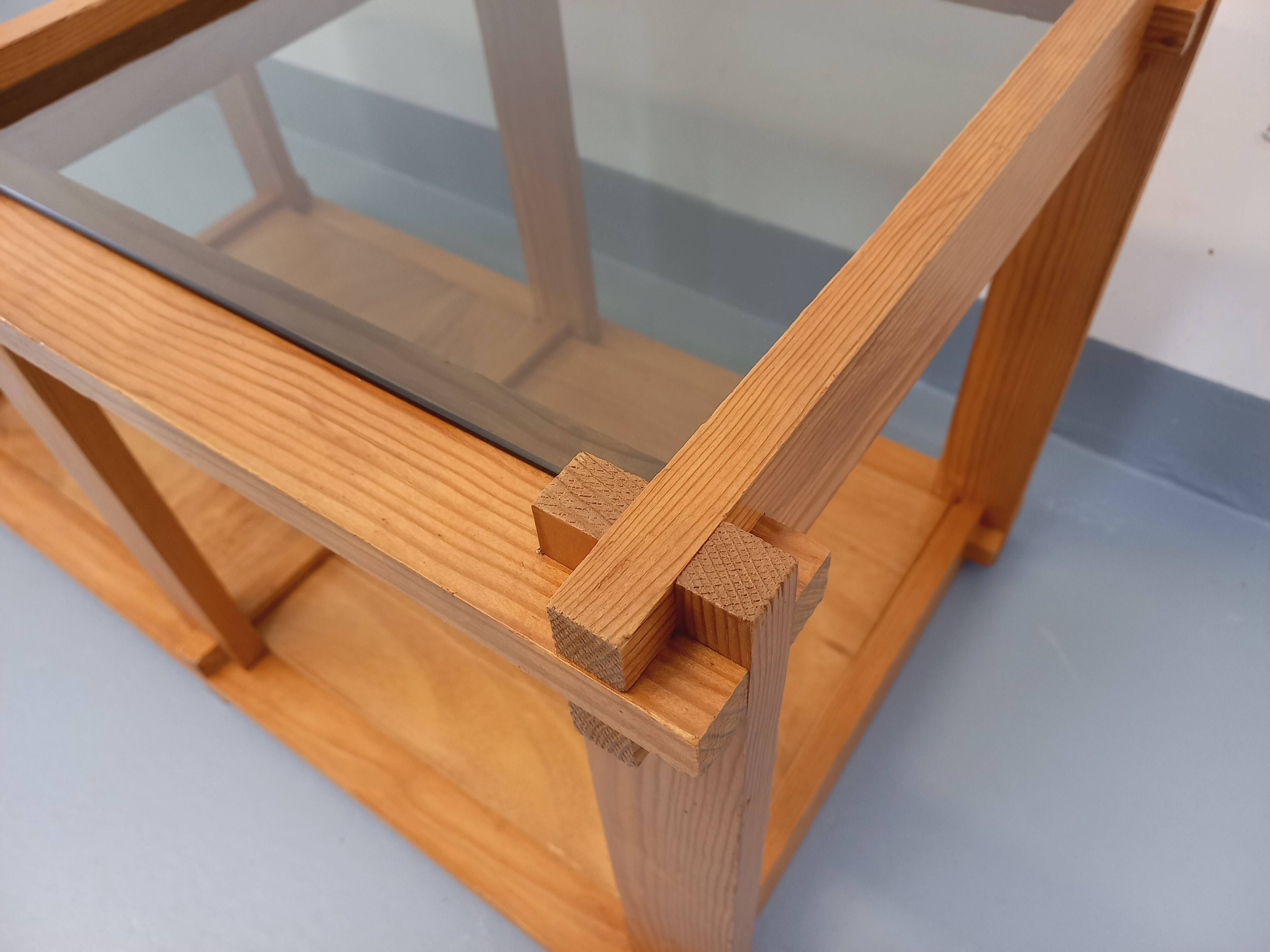 Vintage rectangular coffee table in pine and smoked glass from the 70s and 80s.