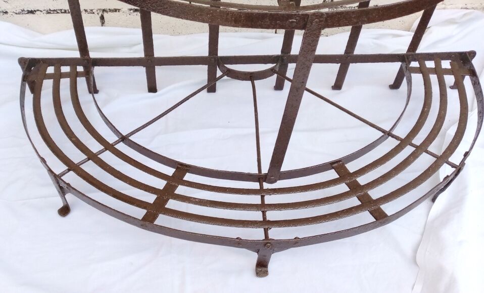 Porte plante demi-lune en fer forgé