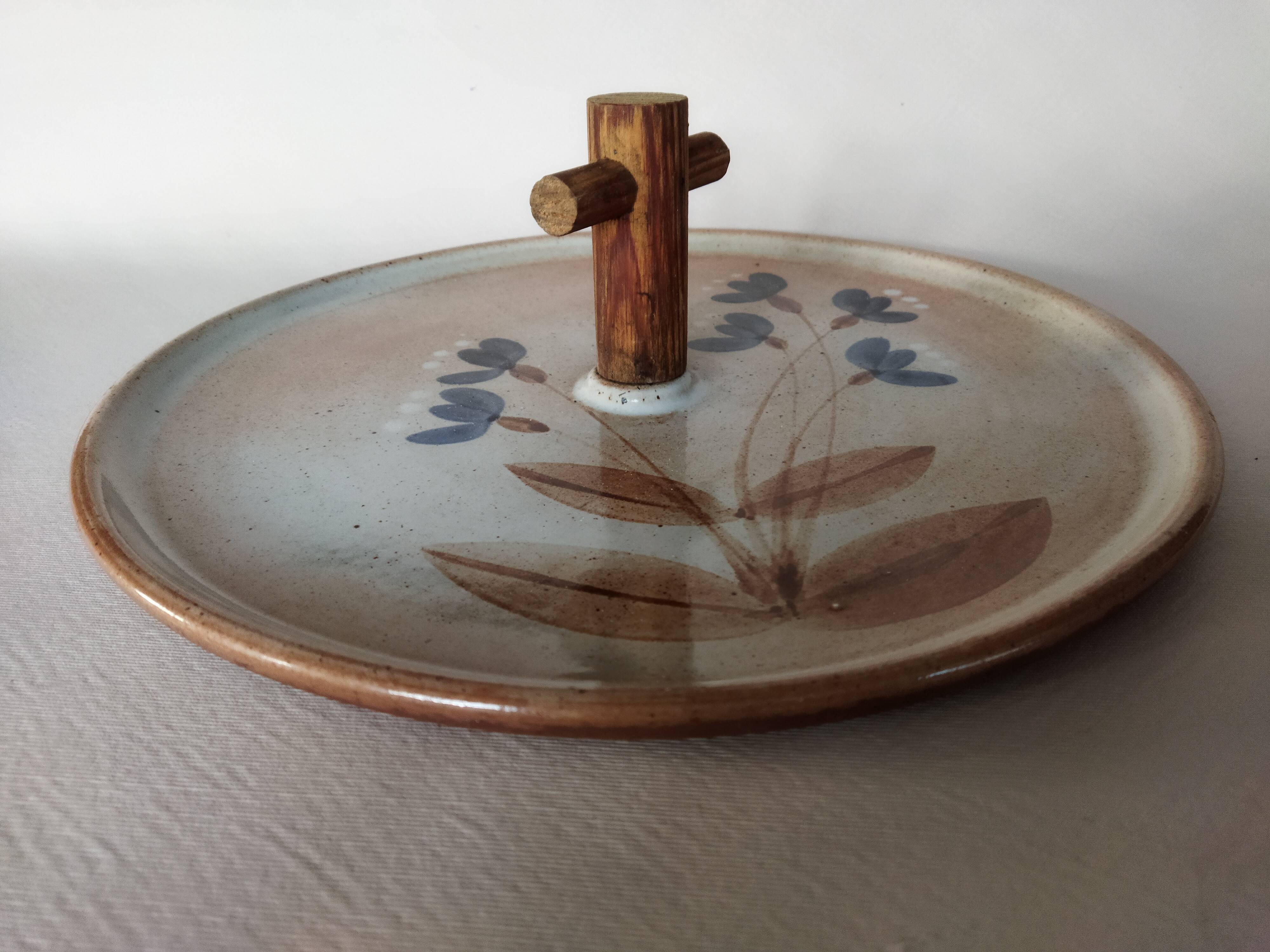 Achat Plateau à omages En Bois Gravé Cerf en gros