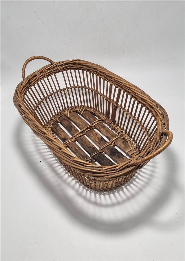 Small wicker baskets