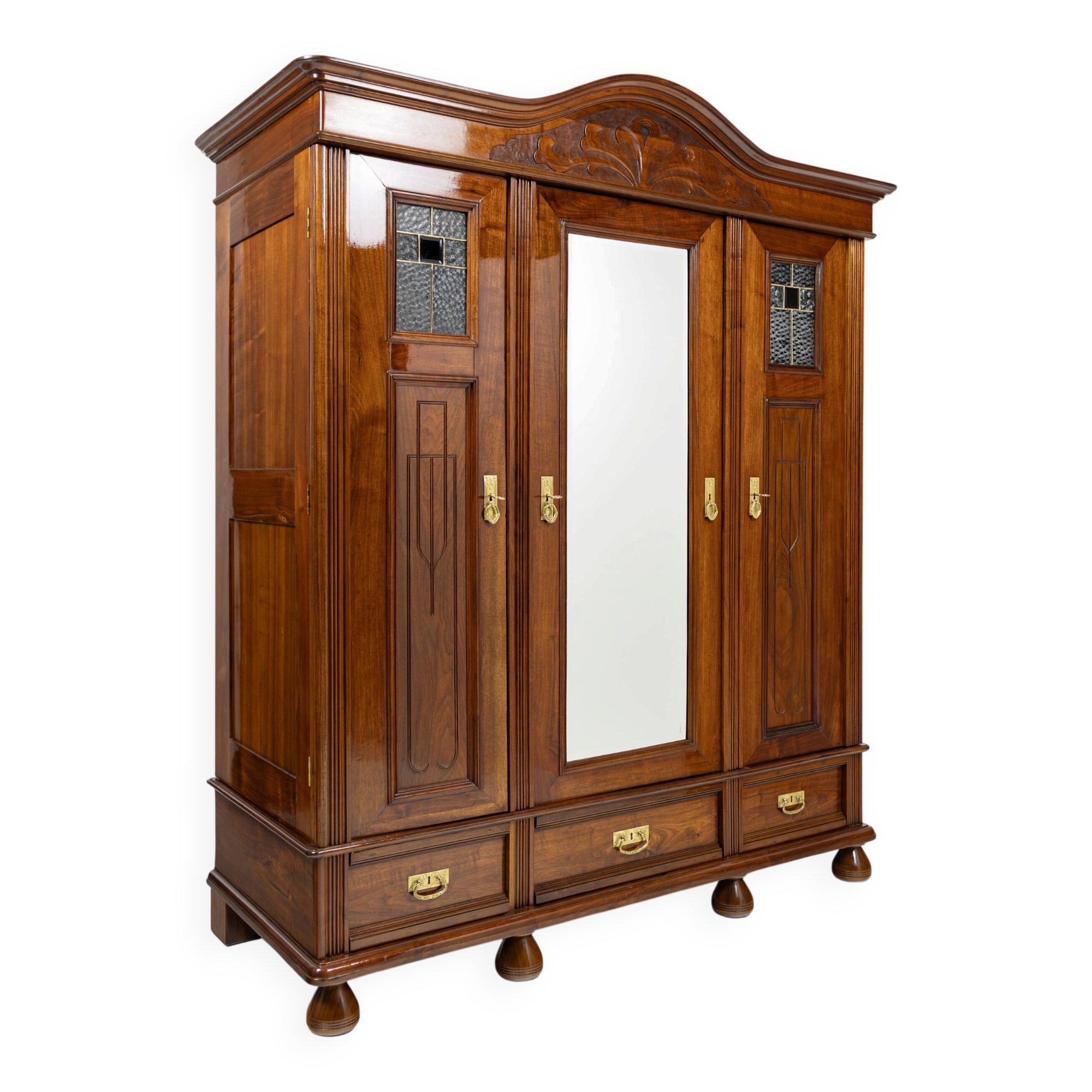 Art Nouveau wardrobe in walnut and pine - 1900-1915