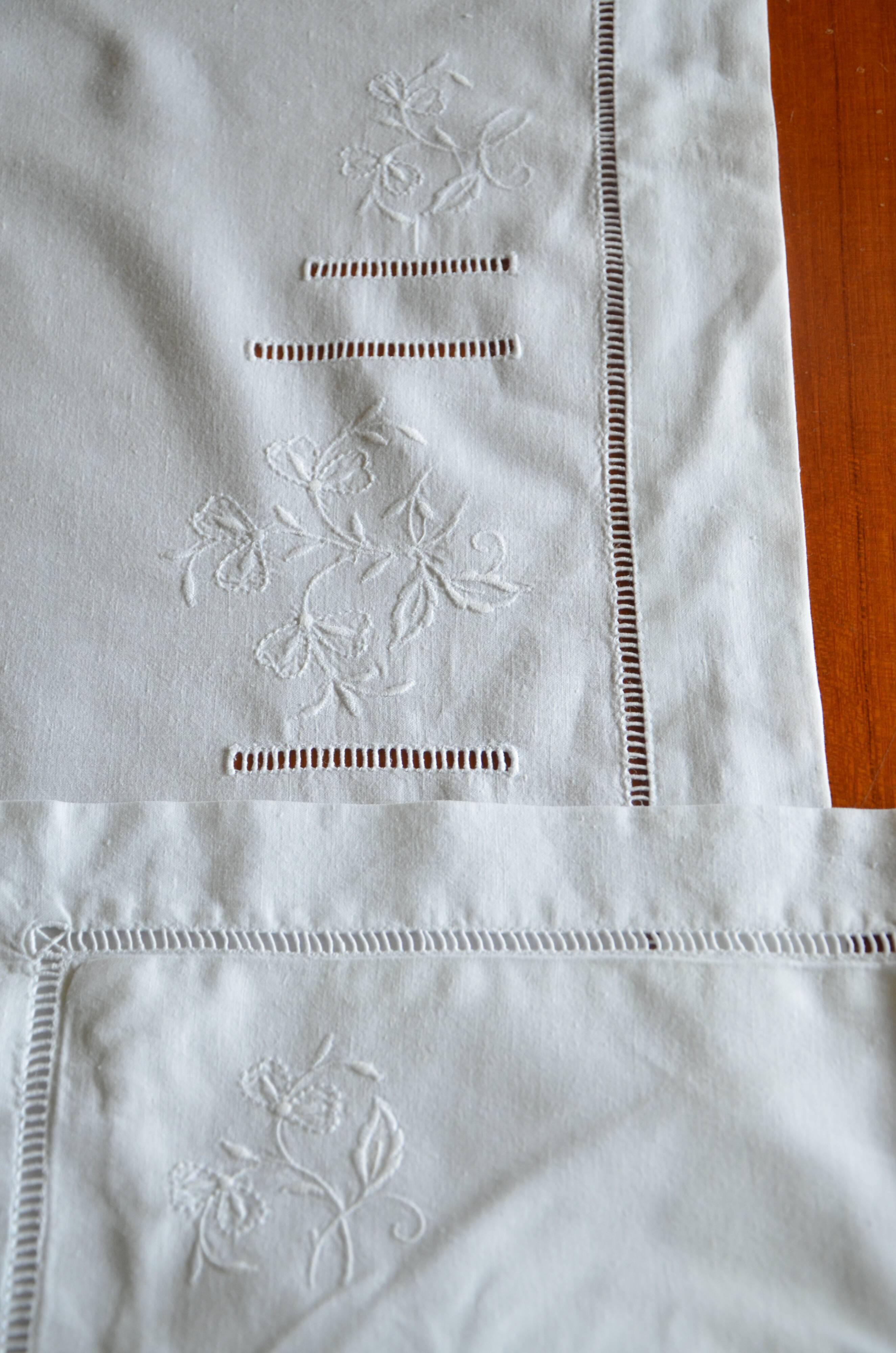 Embroidered children's bedding set