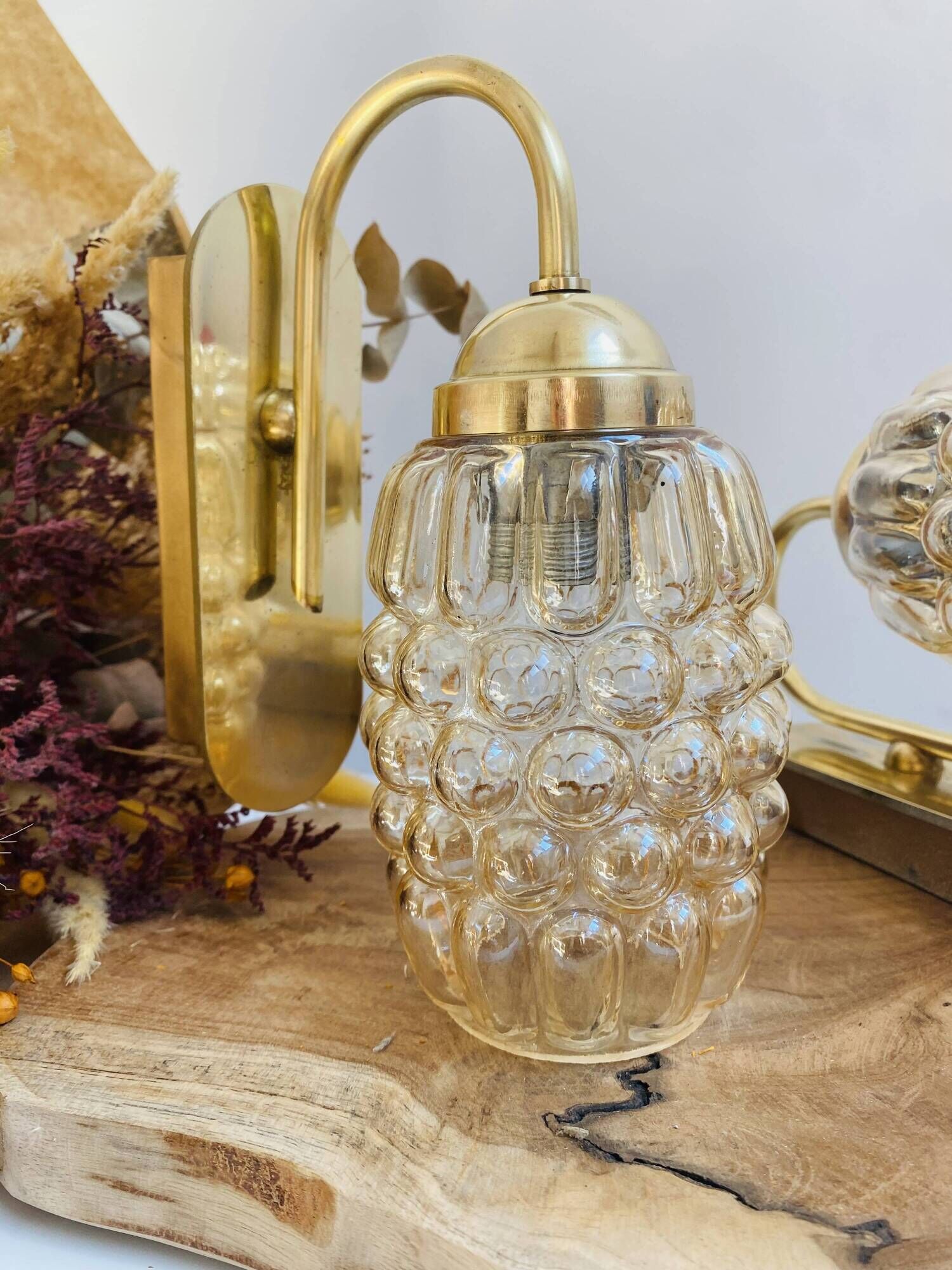 Pair of wall lights in brass and moulded bubble glass, style Helena Tynell.